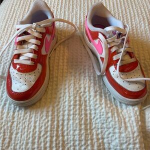 Nike Kids Sneakers in Red and Pink